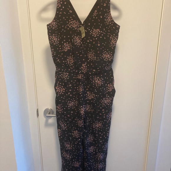 Loft jumpsuit - Picture 3 of 3